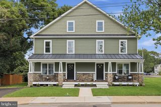 242 BLUE RIDGE AVE, Front Royal, VA 22630