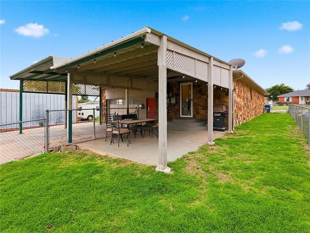 1514 W Watts Street, El Reno, OK 73036