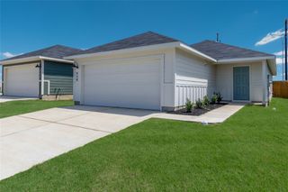433 Sandringham LOOP, Uhland, TX 78640