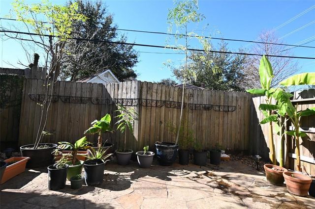 1375 Ella Place, Houston, TX 77008