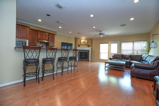 1375 Ella Place, Houston, TX 77008