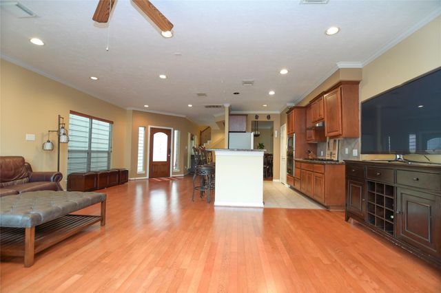 1375 Ella Place, Houston, TX 77008