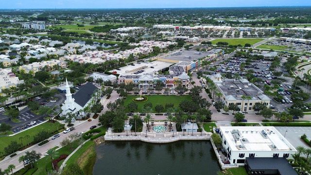 9114 SW Arco Way, Port St. Lucie, FL 34987