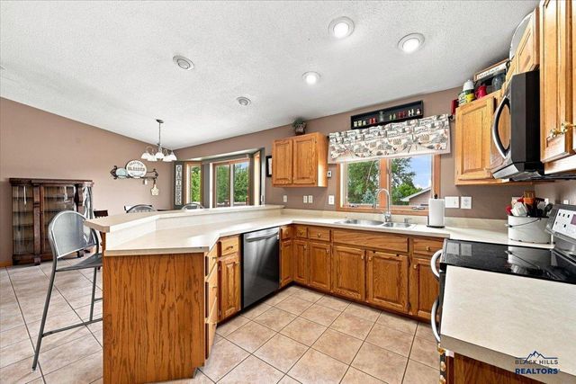 3510 ROUGHLOCK LN, Spearfish, SD 57783