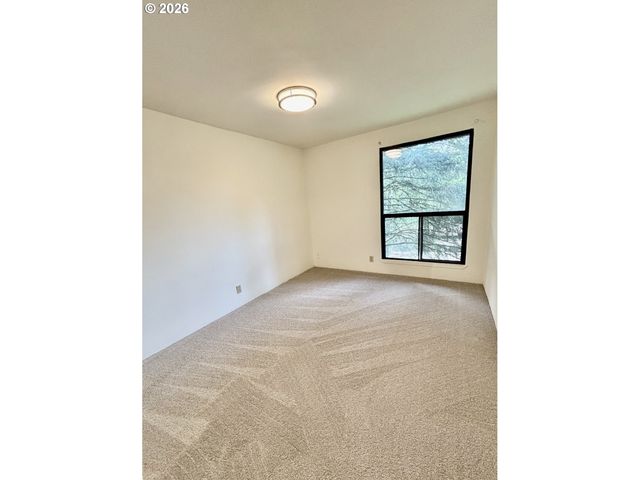 213 TRAILSIDE Loop, Eugene, OR 97405