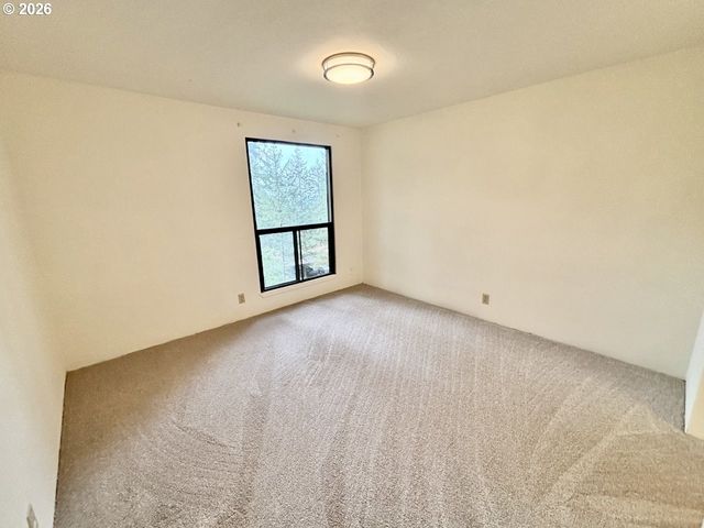 213 TRAILSIDE Loop, Eugene, OR 97405