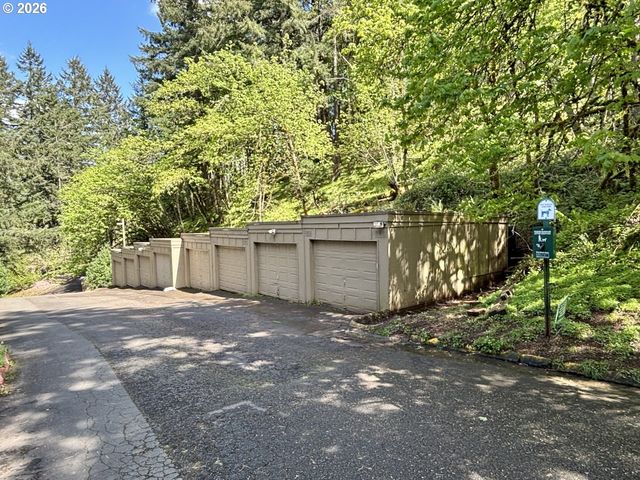 213 TRAILSIDE Loop, Eugene, OR 97405