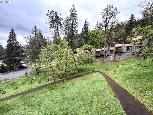 213 TRAILSIDE Loop, Eugene, OR 97405