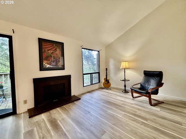 213 TRAILSIDE Loop, Eugene, OR 97405