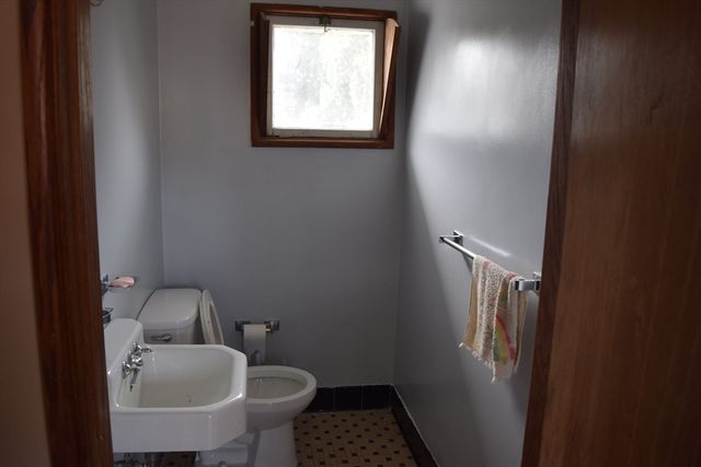 475 Cedar Ave, Swansea, MA 02777