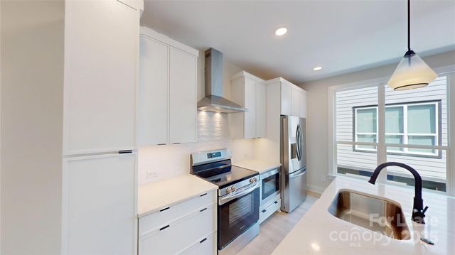 407 Devender Lane, Charlotte, NC 28217