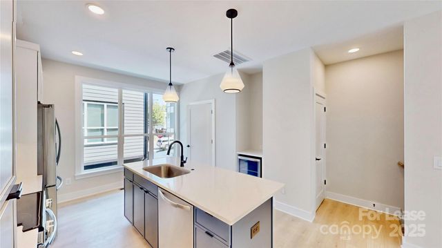 407 Devender Lane, Charlotte, NC 28217