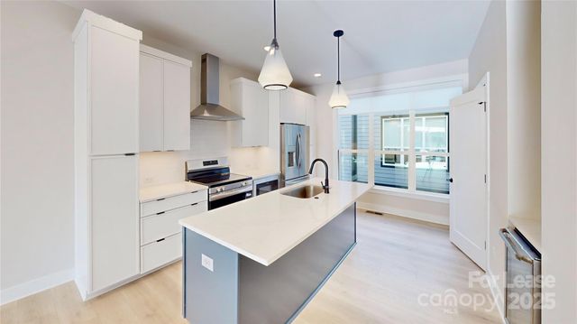 407 Devender Lane, Charlotte, NC 28217