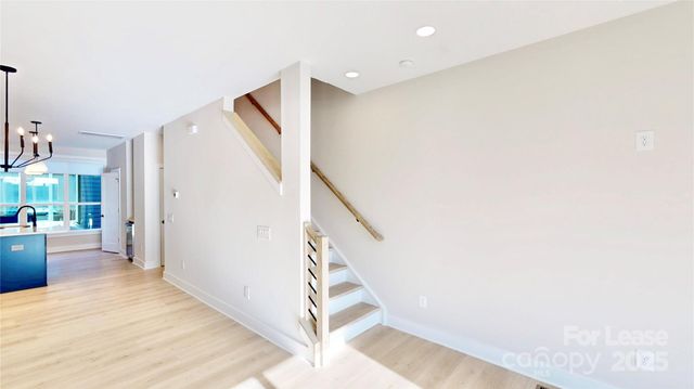 407 Devender Lane, Charlotte, NC 28217