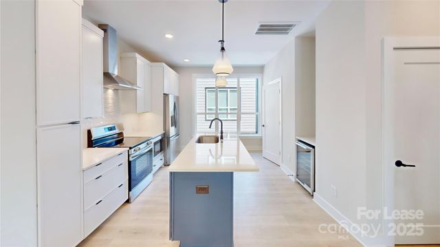 407 Devender Lane, Charlotte, NC 28217