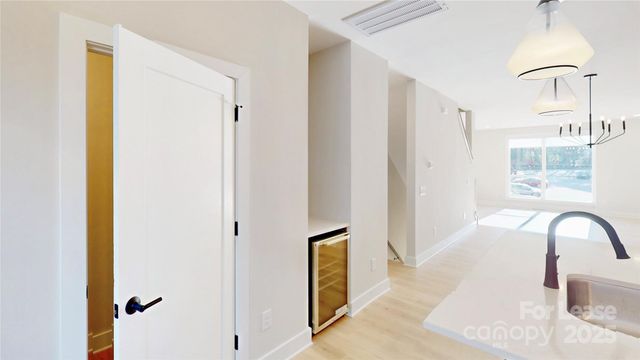 407 Devender Lane, Charlotte, NC 28217