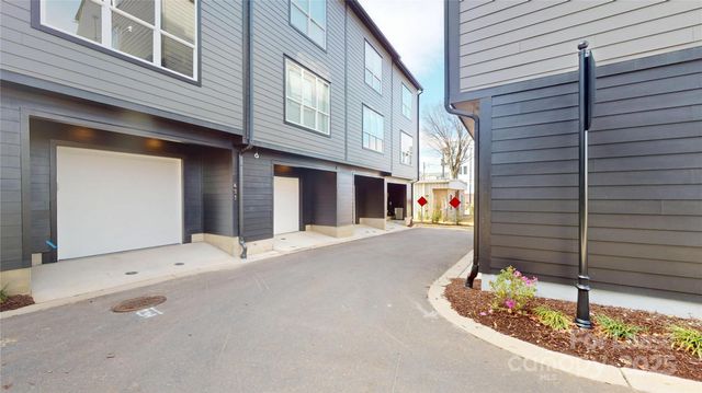 407 Devender Lane, Charlotte, NC 28217