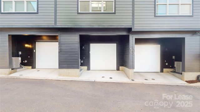 407 Devender Lane, Charlotte, NC 28217