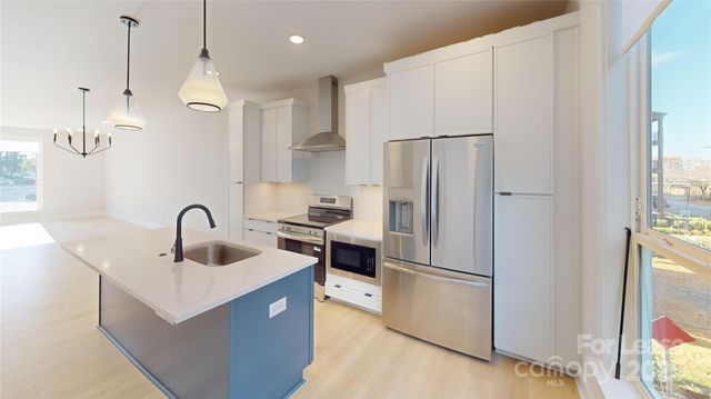 407 Devender Lane, Charlotte, NC 28217