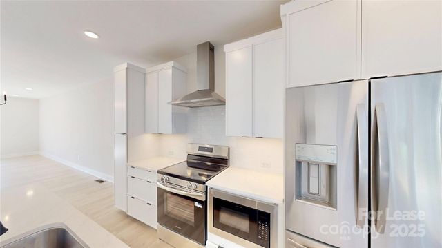 407 Devender Lane, Charlotte, NC 28217