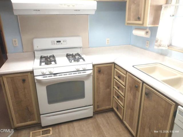 74 Caleta 162, Camarillo, CA 93012