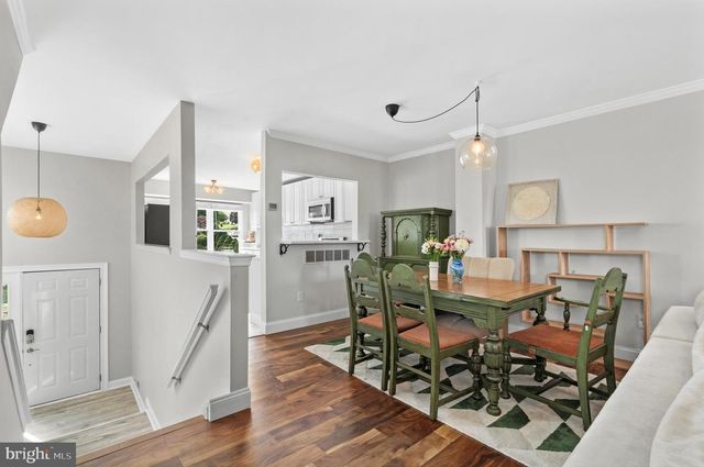 1102 LENAPE LN, Conshohocken, PA 19428