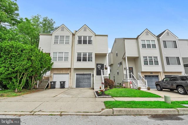 1102 LENAPE LN, Conshohocken, PA 19428