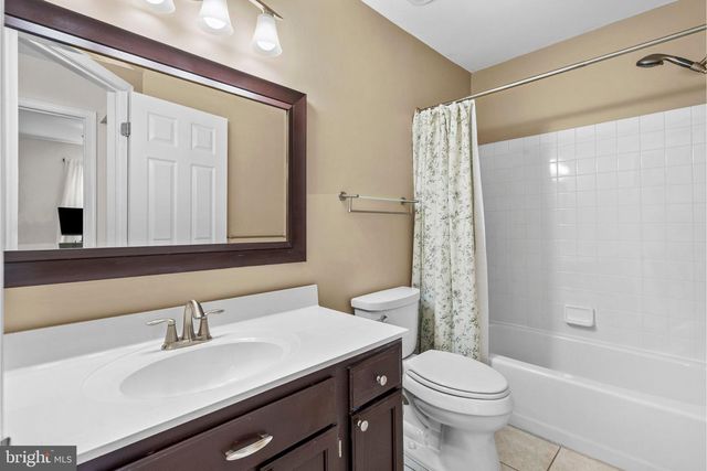 1102 LENAPE LN, Conshohocken, PA 19428