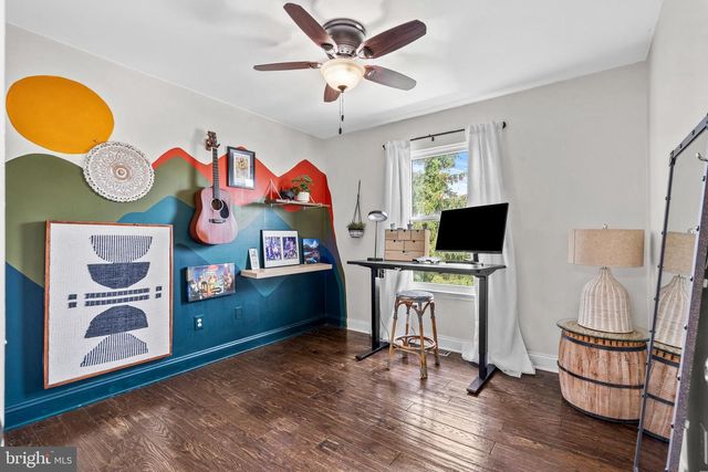 1102 LENAPE LN, Conshohocken, PA 19428