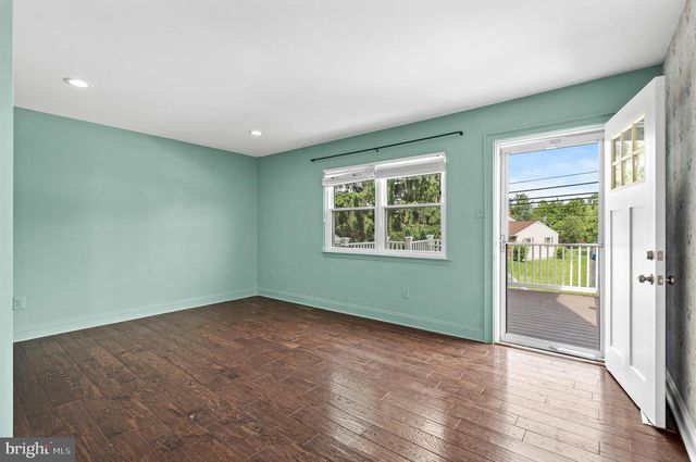 1102 LENAPE LN, Conshohocken, PA 19428