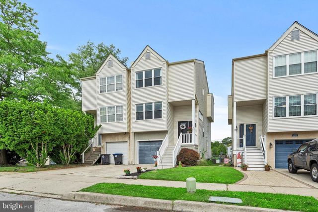 1102 LENAPE LN, Conshohocken, PA 19428
