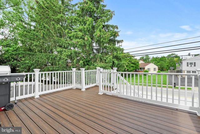 1102 LENAPE LN, Conshohocken, PA 19428
