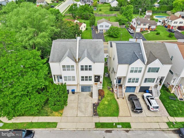 1102 LENAPE LN, Conshohocken, PA 19428