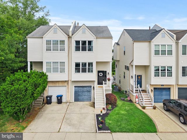 1102 LENAPE LN, Conshohocken, PA 19428