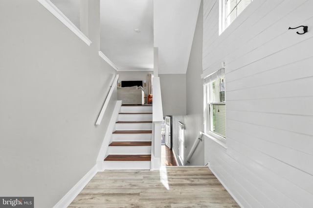 1102 LENAPE LN, Conshohocken, PA 19428