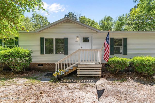 507 Mulligan Way SE, Bolivia, NC 28422