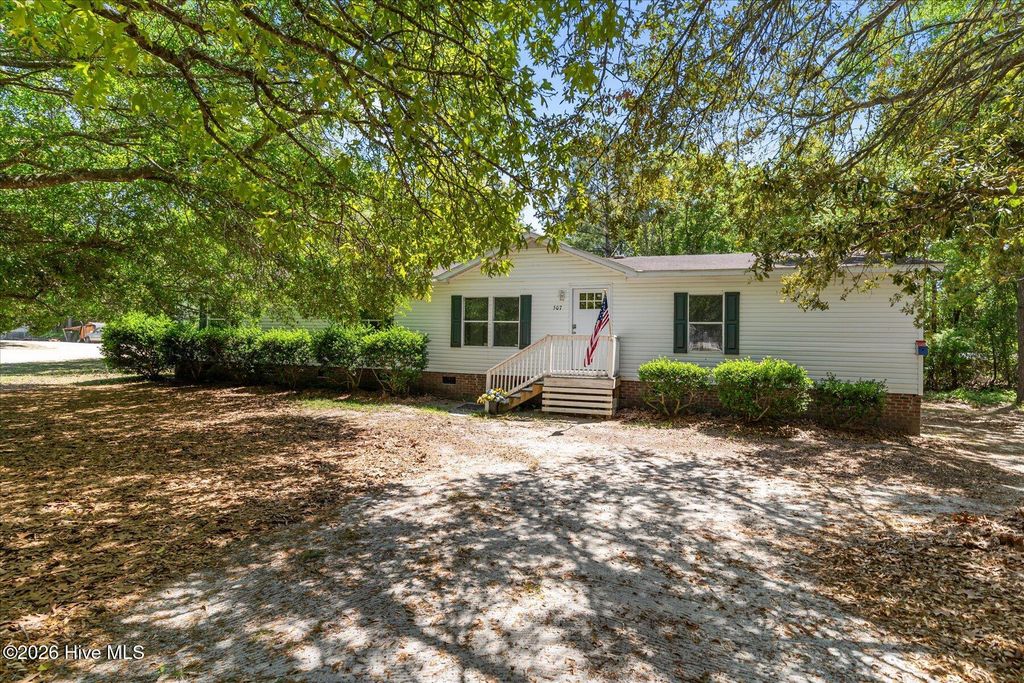 507 Mulligan Way SE, Bolivia, NC 28422