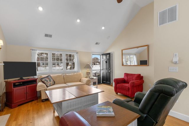 140 Sixth Avenue, Barnstable, MA 02672