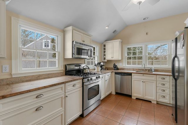 140 Sixth Avenue, Barnstable, MA 02672