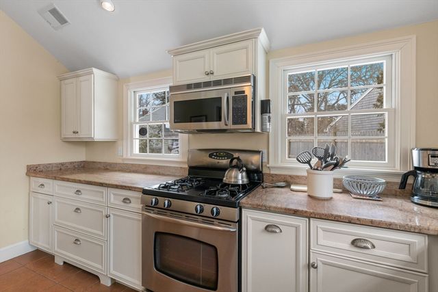 140 Sixth Avenue, Barnstable, MA 02672