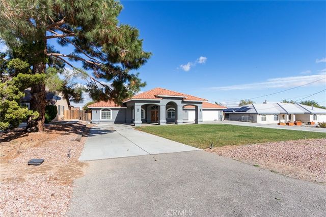 18724 Danbury, Hesperia, CA 92345