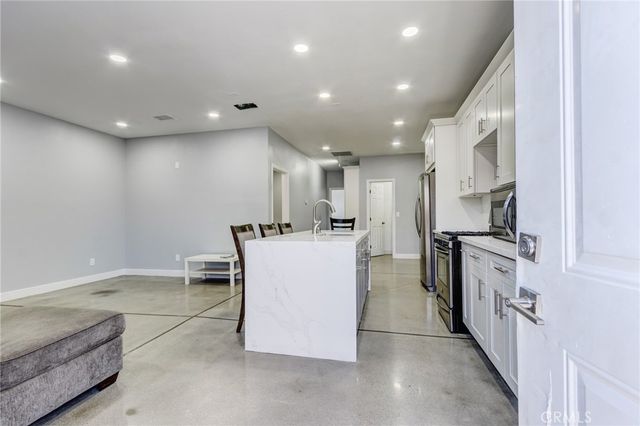 18724 Danbury, Hesperia, CA 92345