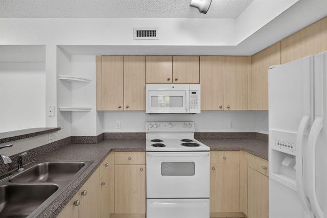 1801 N Flagler Drive 519, West Palm Beach, FL 33407