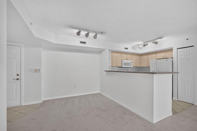 1801 N Flagler Drive 519, West Palm Beach, FL 33407