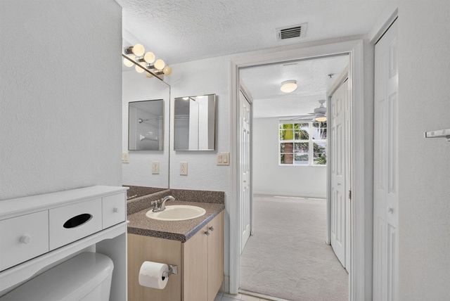 1801 N Flagler Drive 519, West Palm Beach, FL 33407