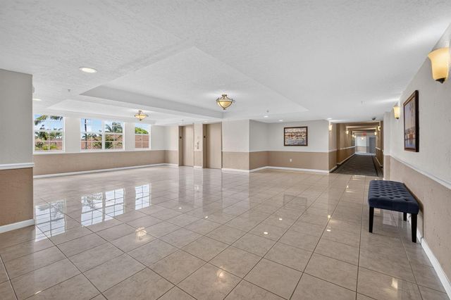 1801 N Flagler Drive 519, West Palm Beach, FL 33407