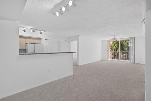 1801 N Flagler Drive 519, West Palm Beach, FL 33407