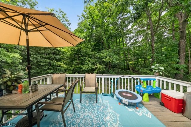 5 Lawrence Dr, Vernon Twp., NJ 07422
