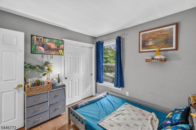 5 Lawrence Dr, Vernon Twp., NJ 07422
