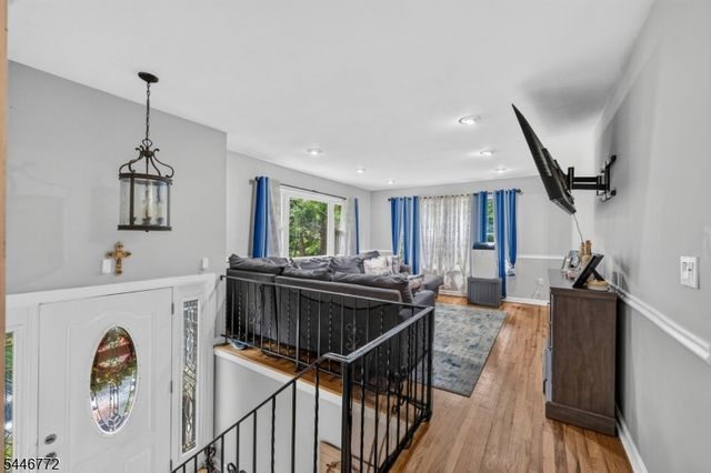5 Lawrence Dr, Vernon Twp., NJ 07422